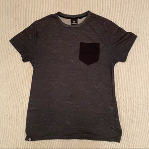 Akademiks short sleeve tee shirt with pocket mens size L